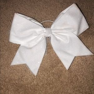 Cheer bow